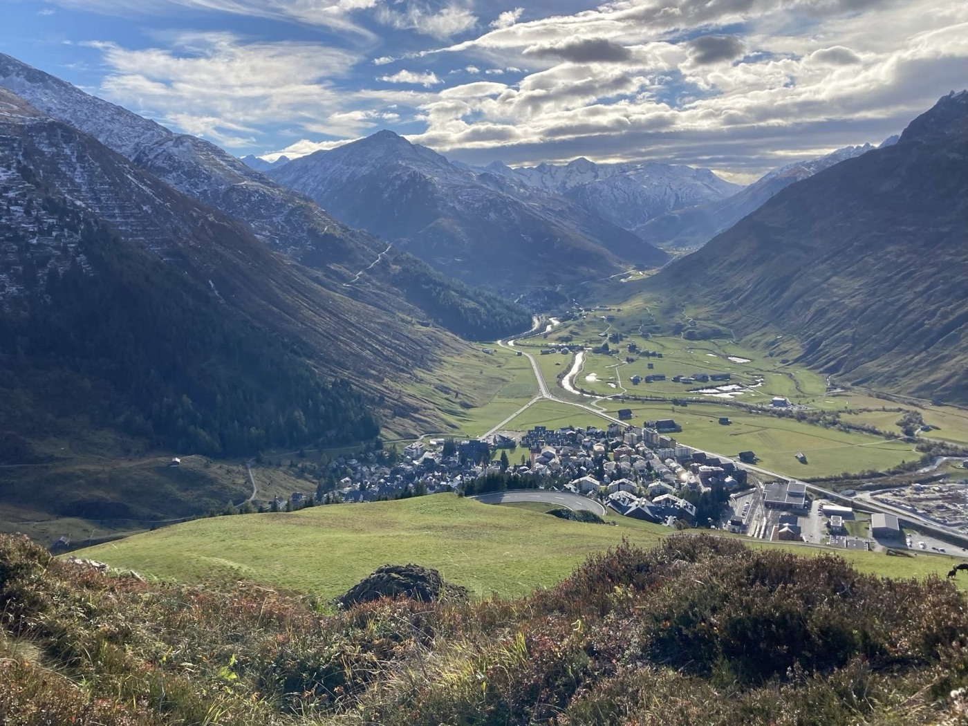 Berglandschaft im Urserntal bei Andermatt